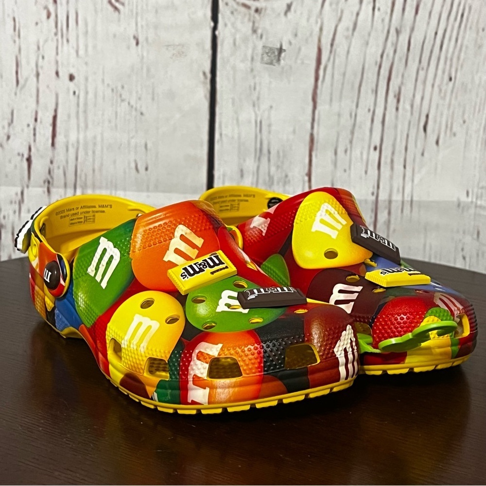 CROCS M&M'S x Crocs Classic Clog limited edition size 8 nwt - Picture 4 of 16